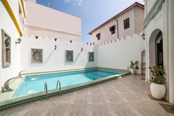 Tembo Palace Hotel image 6