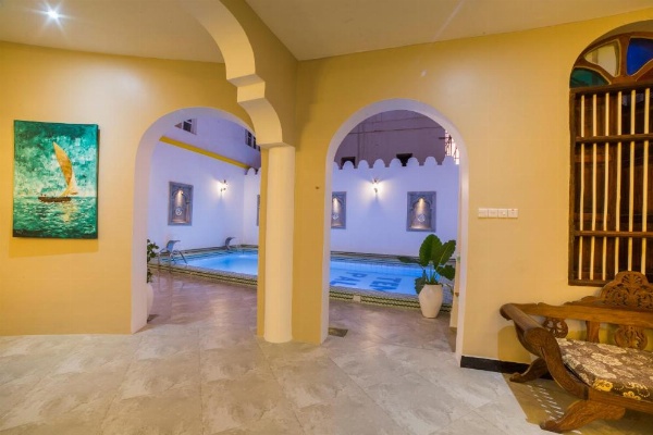 Tembo Palace Hotel image 9